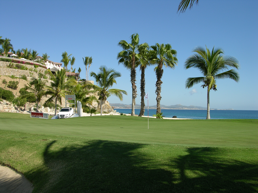 Der Ocean Course des Palmilla Golf Club führt mit der 3. Bahn an den tiefblauen Golf von Kalifornien hinunter. (Test