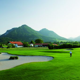 Sonnenuntergang über der 18. Bahn des GC Ruhpolding (Par 4