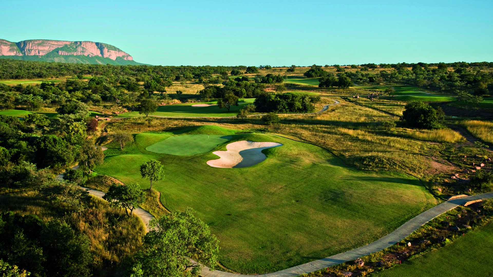 Legend Golf Resort Ein Golfplatz als Naturschauspiel  und mit bis zu 7.748 Metern einer der längsten der Welt!