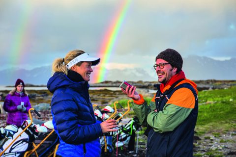 Suzann Pettersen beim Interview mit GOLF MAGAZIN-Chefredakteuer Carli Underberg auf dem LofotenLinks-Course im Nordwesten Norwegens