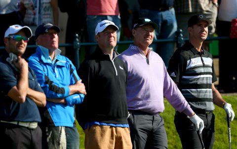 ST ANDREWS, SCOTLAND - SEPTEMBER 30:  Ernie Els of South Africa and England cricketeer Kevin Pietersen on the first tee during the final practice round of the 2015 Alfred Dunhill Links Championship at The Old Course on September 30, 2015 in St Andrews, Scotland.  (Photo by Mark Runnacles/Getty Images)