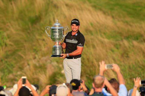 SHEBOYGAN, WI - AUGUST 16: Jason Day of Australia proudly holds the Wanamaker Trophy after his victory with a record Major score of 20 under par during the final round of the 2015 PGA Championship on The Straits Course at Whistling Straits on August 16, 2015 in Sheboygan, Wisconsin. (Photo by David Cannon/Getty Images)