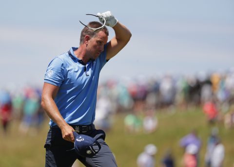 HARTFORD, WI - JUNE 16: Henrik Stenson of Sweden walks across the ninth green during the second round of the 2017 U.S. Open at Erin Hills on June 16, 2017 in Hartford, Wisconsin. (Photo by Streeter Lecka/Getty Images)