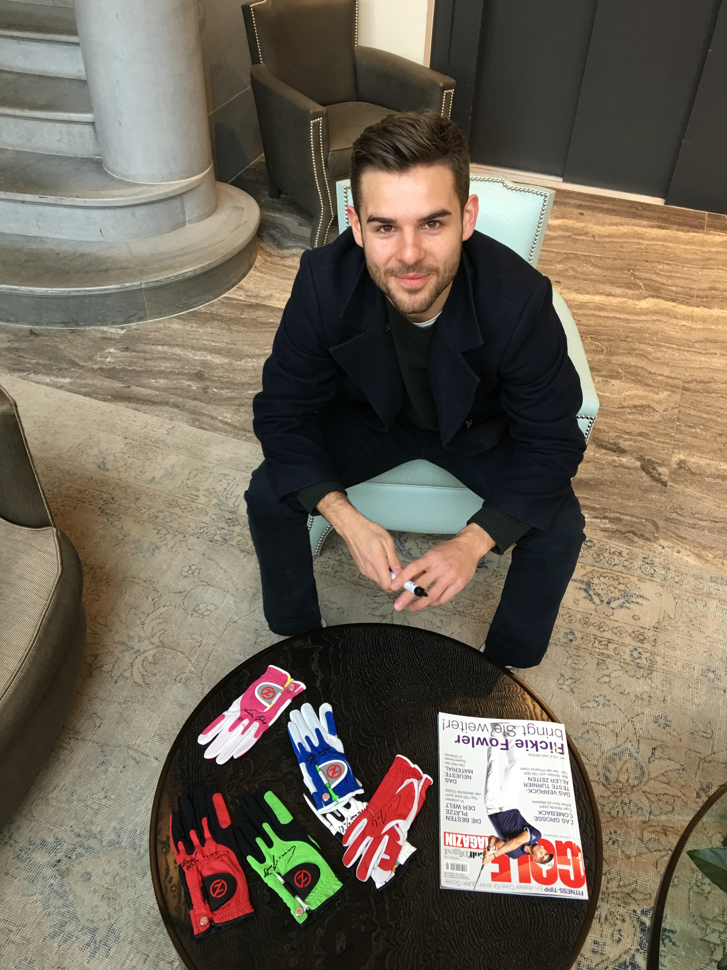 Gewinnen Sie 5x Einen Signierten Handschuh Von Fack Ju Gohte 2 Star Lucas Reiber Golf Magazin