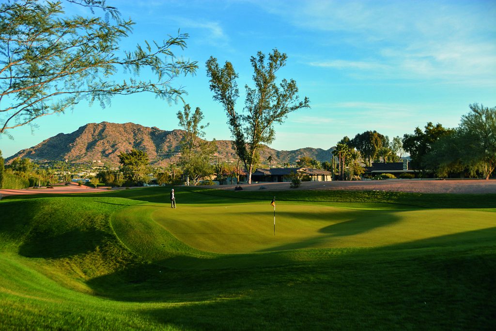 Warum nicht beim Golfurlaub in Arizona auch mal einen Kurzplatz spielen? Hier: Grün 2 vom The Short Course Mountain Shadows im Paradise Valley. Foto: I.v.Wilcke