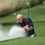 Arnold Palmer aus dem Bunker beim Par 3 Contest beim Masters 2008 (Photo by Andy Lyons/Getty Images) 