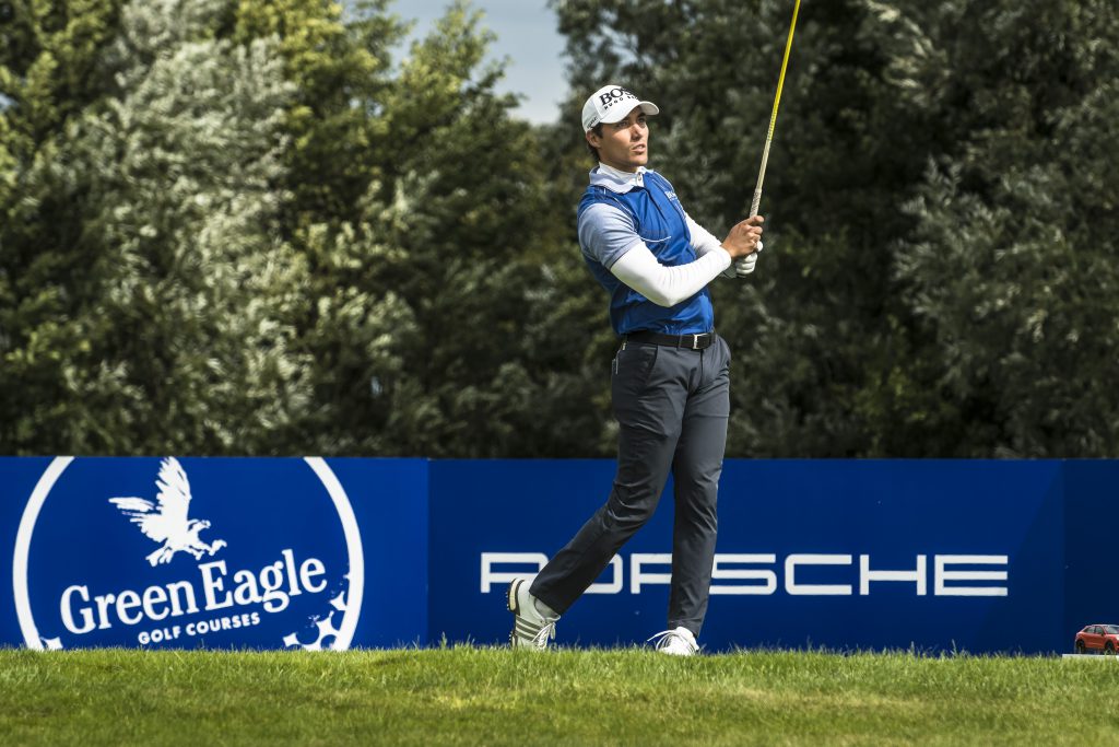 Challenge-Tour-Spieler Dominic Foos spielt sich bei der Porsche European Open 2019 mit -5 weit nach vorne.