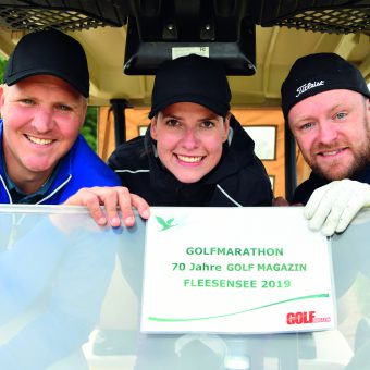 Golf-Marathon – 70 Jahre GOLF MAGAZIN.Arne Schumann, Monique Krause und Toni Dittmann (von links) haben gerade erst mit Golf angefangen. Sie waren Feuer und Flamme und haben die 70 Bahnen durchgehalten. (Foto: Elke A. Jung-Wolff)