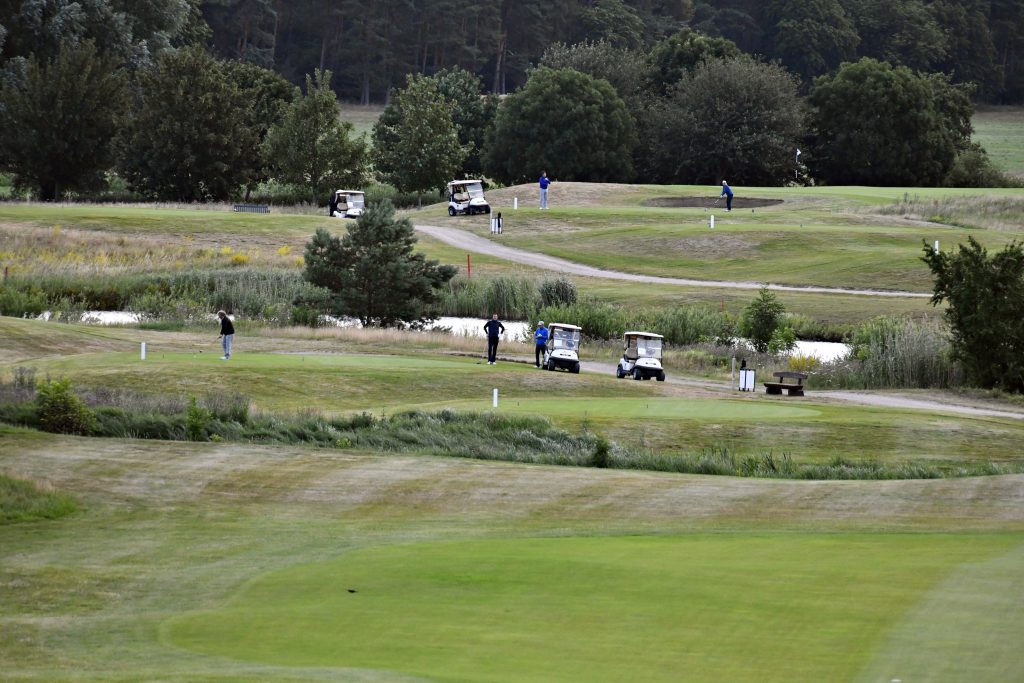 Und los geht’s – auf der Golfanlage Fleesensee wurde der 70-Löcher Golf-Marathon des GOLF MAGAZIN ausgetragen. (Foto: Elke A. Jung-Wolff)