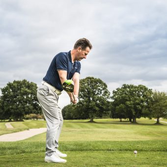 Paul Dyer verrät im 4. Teil unserer Golf-Mythen-Serie, inwieweit es sinnvoll ist, auf einer Ebene zu schwingen. (Foto: Stefan von Stengel).4