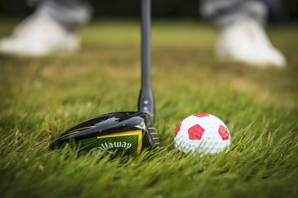 Oftmals liegt der Ball aber nicht auf dem getrimmten Fairway, sondern im höheren Semi-Rough. (Foto: Stefan von Stengel).