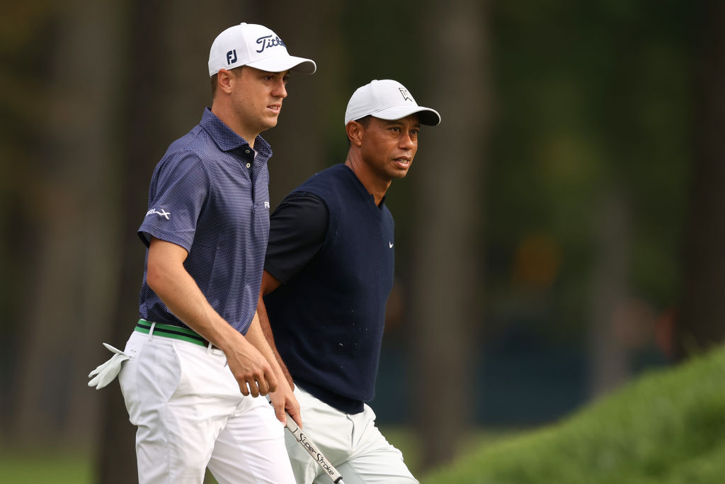 Justin Thomas und Tiger Woods spielten bei der US Open 2020 in der ersten Runde zusammen. (Foto: Getty Images).