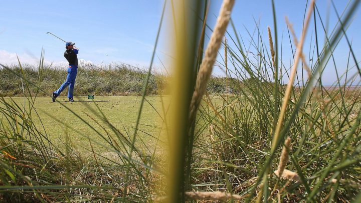 Überlegen Sie sich jeden Schlag gründlich, das ist auf Links-Plätzen essentiell für einen guten Score. Vor allem bei starkem Wind ist die Schlägerwahl von größter Bedeutung, zumal man auch noch den – nicht unerheblichen – Roll des Balls mit einkalkulieren muss.