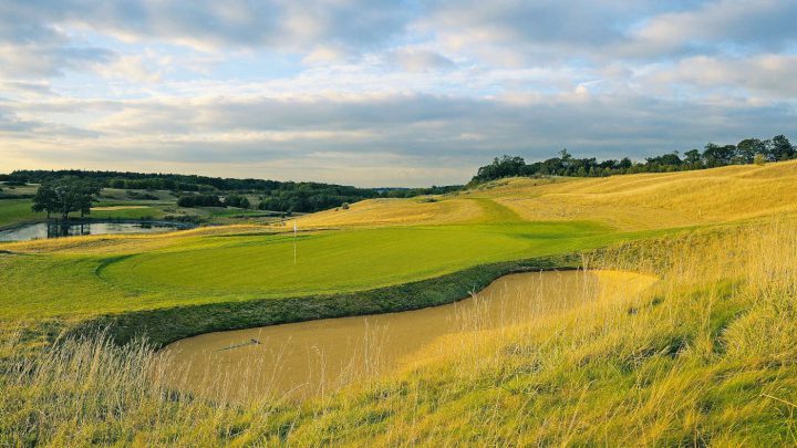 London Golf Club (The International).