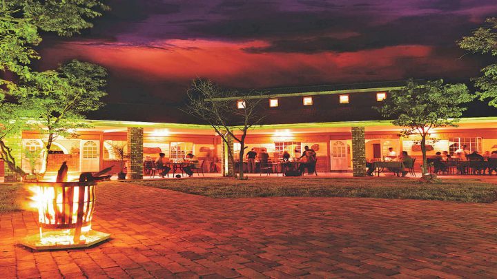 Golf & Sightseeing in Namibia: Damara Mopane Lodge