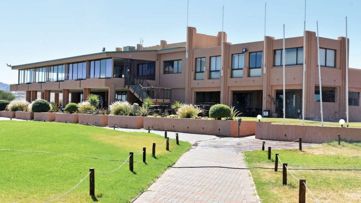 Golf & Sightseeing in Namibia: Windhoek Golf & Country Club