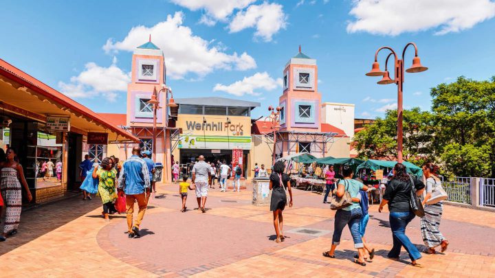 Golf & Sightseeing in Namibia: Eine wunderschöne Passage in der Hauptstadt Windhuk