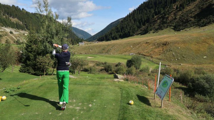 Golfen in Andermatt: Atemberaubendes Golferlebnis in der Schweiz