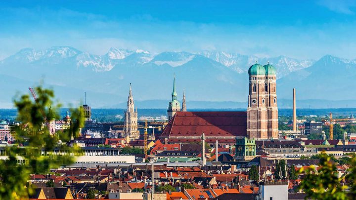 Golfen in Bayern: Frauenkirche in München (©shutterstock).