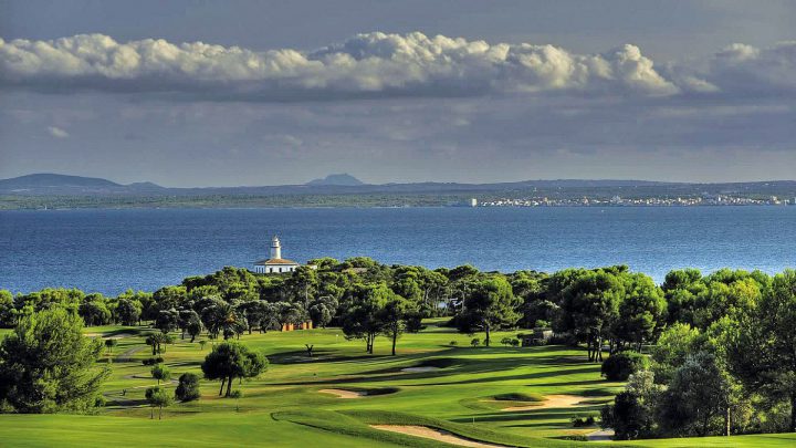 Club de Golf Alcanada Die 18 Löcher bestechen durch den besten Meerblick aller Inselplätze.