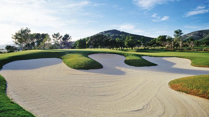 Gewaltige Bunker sind ein Markenzeichen des berühmten Designers Robert Trent Jones Jr.