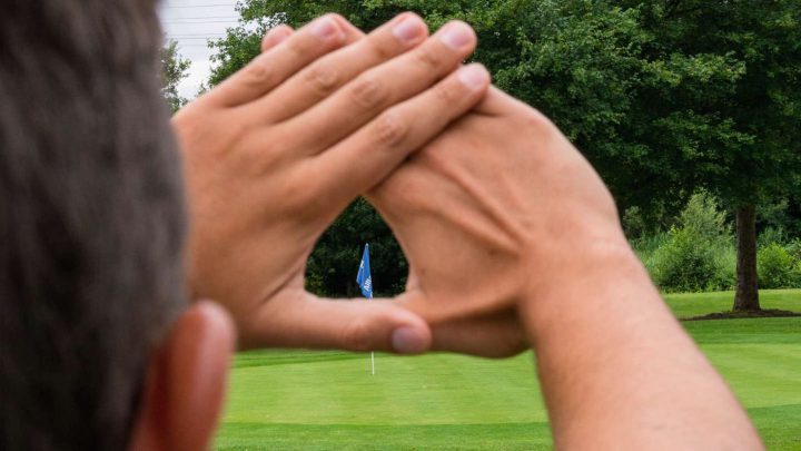 Ist das Ziel weiterhin zu sehen, während ein Auge geschlossen ist, ist das offene Auge Ihr dominantes Auge.