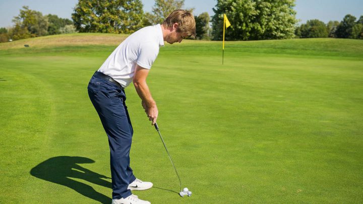 Golf-Putt: Ausrichtung und Haltung