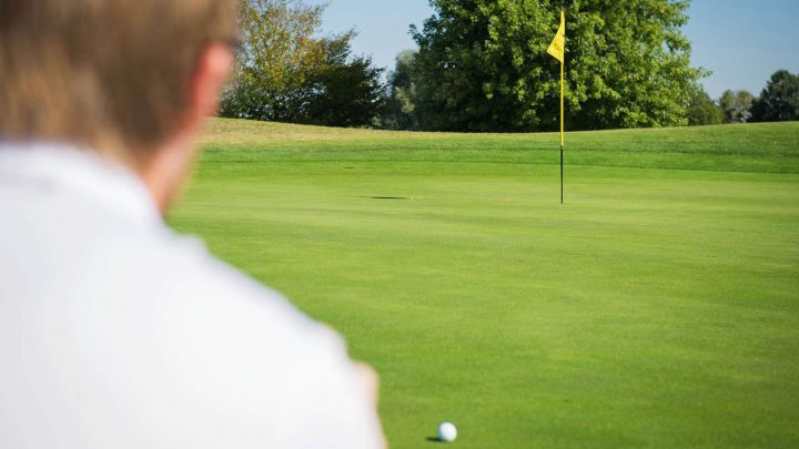 Golf-Putt: Das "Zwischenziel"