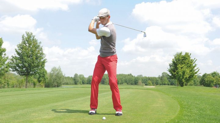 Keine Spannung: Häufig sieht man auf dem Golfplatz Schwünge, bei denen weit ausgeholt, aber so gut wie keine Spannung aufgebaut wird.