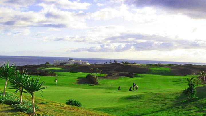 Lanzarote Golf Auch auf diesem Inselkurs gilt die häufigste Hcp-Grenze der Kanaren: Herren -28, Damen -36.