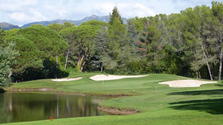 Die 18 Löcher von Golf Blue Green l’Estérel wurden vom berühmten Robert Trent Jones Sr. entworfen.