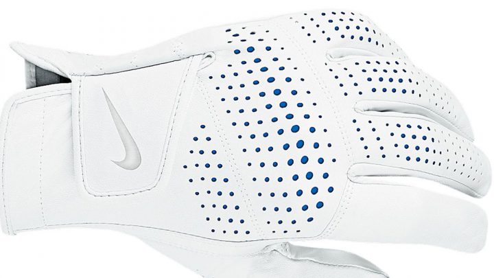 Nike Tour Classic II Hochwertiges Cabretta-Leder mache dieses Modell zu einem Premium-Produkt, das hinsichtlich Gefühl und Passform keine Wünsche offen lasse. Zahlreiche Perforationen im Fingerbereich und im Handrücken verbessern die Atmungsaktivität und Flexibilität. Für Damen und Herren. Preis: 21 Euro