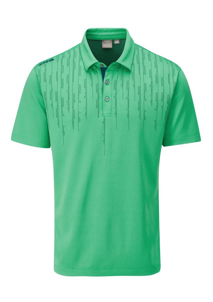 »Carbon«: Das aus 100 Prozent Polyester gefertigte Ping-Polo-Shirt ist mit »Sensocool«-Technologie ausgestattet, die für ein angenehmes Tragegefühl auch an heißen Tagen sorgt. Es hat ein vertikales Jacquard-Muster von den Schultern in den Brustbereich und einen Button-Down-Kragen. Farben: Silber, Blau, Grün Preis: 80 Euro