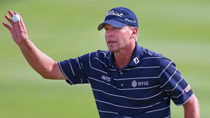 Steve Stricker "Jay Haas hat mir sehr geholfen. Als er auf die 50 zu ging, habe ich ihn gefragt: 'Wie kannst du immer noch auf einem so hohen Niveau spielen?' Er sagte: 'Wenn du auf dem Platz bist, sei vorbereitet. Gib alles. Denk nicht darüber nach, dass du vielleicht lieber daheim wärst oder sonst wo. Dein Fokus muss auf deinem Job liegen, dem Spiel.' Die Tour war für Jay ausschließlich Business, zu Hause war ausschließlich privat. Heißt: Man muss eine strikte Trennung haben."