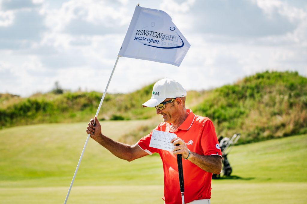 Auch für Markus Brier lief Tag 1 der WINSTONgolf Senior Open zufriedenstellend. Der Österreicher liegt auf dem geteilten ersten Rang.