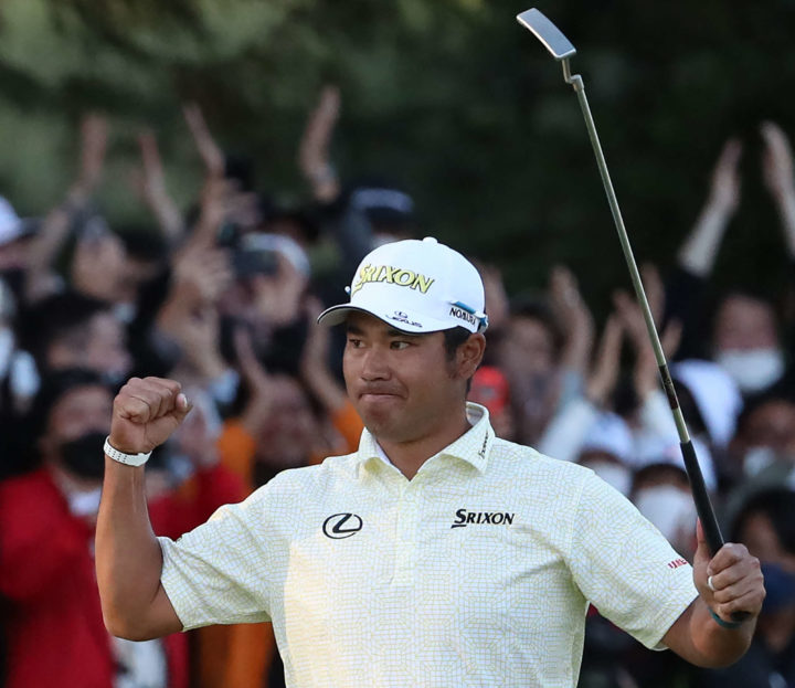 Japan's Hideki Matsuyama reacts after putting in to win on the 18th green during the final round of the PGA ZOZO Championship golf tournament at the Narashino Country Club in Inzai, Chiba prefecture on October 24, 2021. (Photo by Takashi AOYAMA / AFP) (Photo by TAKASHI AOYAMA/AFP via Getty Images)