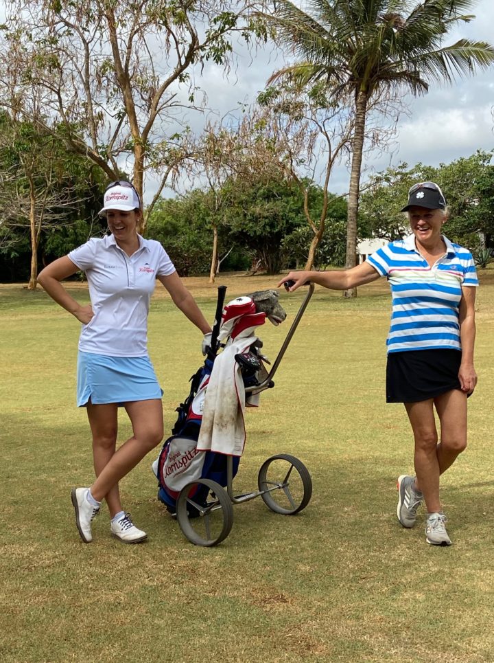 Christine Wolf ist als einzige Österreicherin im Starterfeld. Bei der Magical Kenya Ladies Open geht Mutter Andrea Caddie.