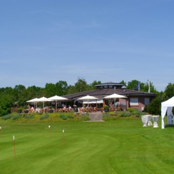 Der Golf-Club Burgwedel mit seinem einladenden Clubhaus.