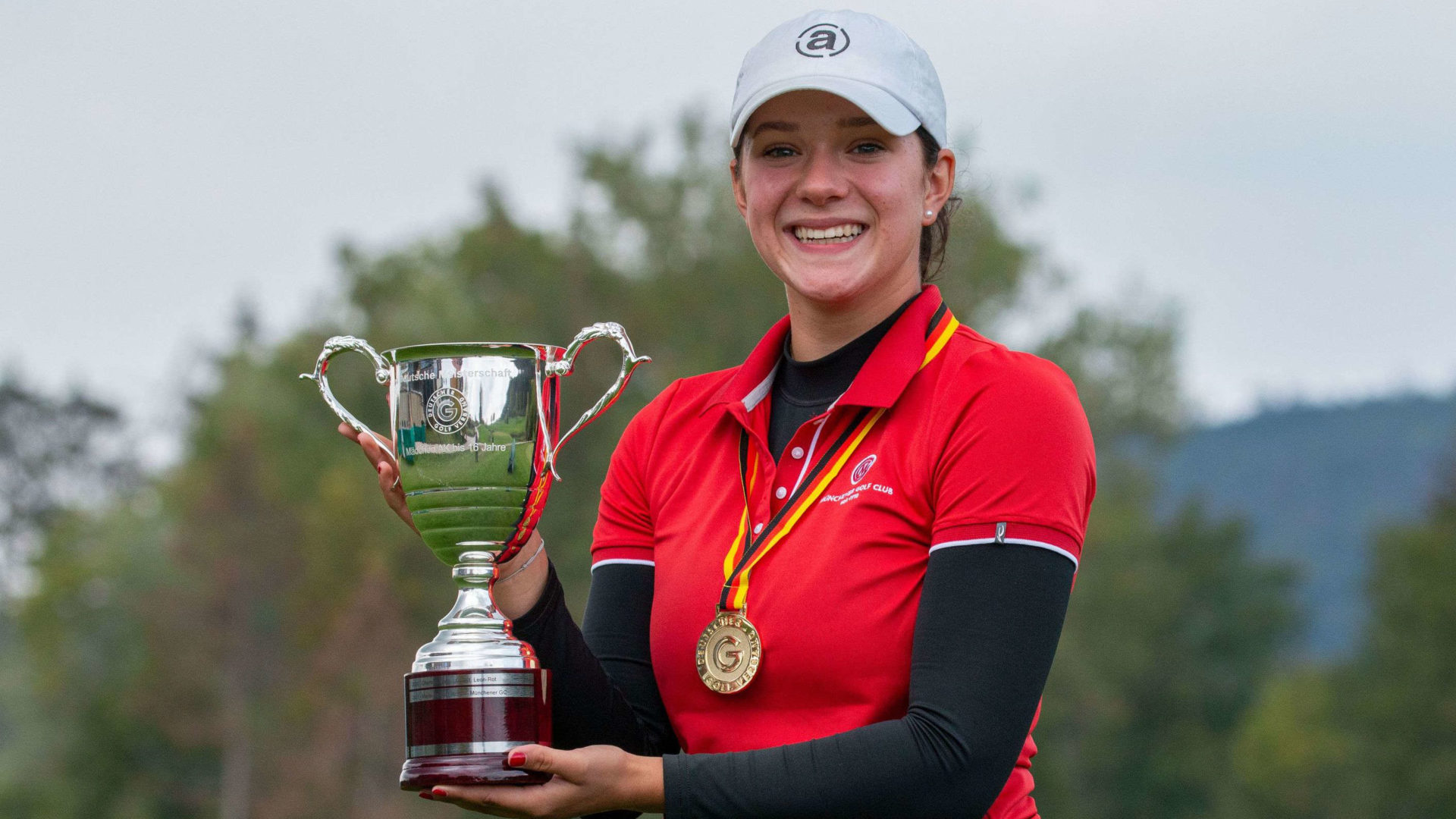 22-09-27 Marie-Agnes Fischer vom Münchener GC wiederholt in der AK 16 der Mädchen ihren Triumph aus dem Vorjahr. (Foto DGV Lettenbichler)