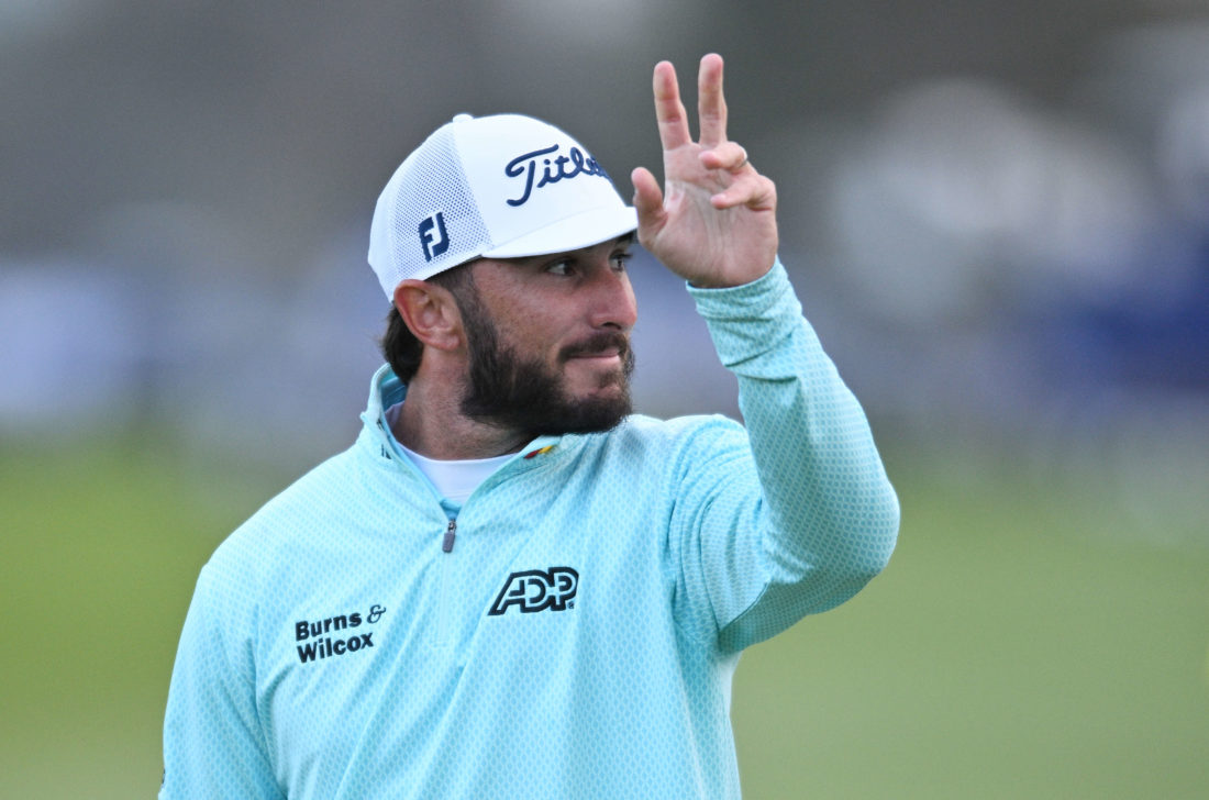 LA JOLLA, CALIFORNIA - tour news JANUARY 28: Max Homa of the United States acknowledges the crowd after a putt on the 18th green during the final round of the Farmers Insurance Open on the South Course of Torrey Pines Golf Course on January 28, 2023 in La Jolla, California. (Photo by Orlando Ramirez/Getty Images)