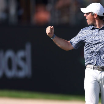 Rory McIlroy mit unglaublichem Schlag