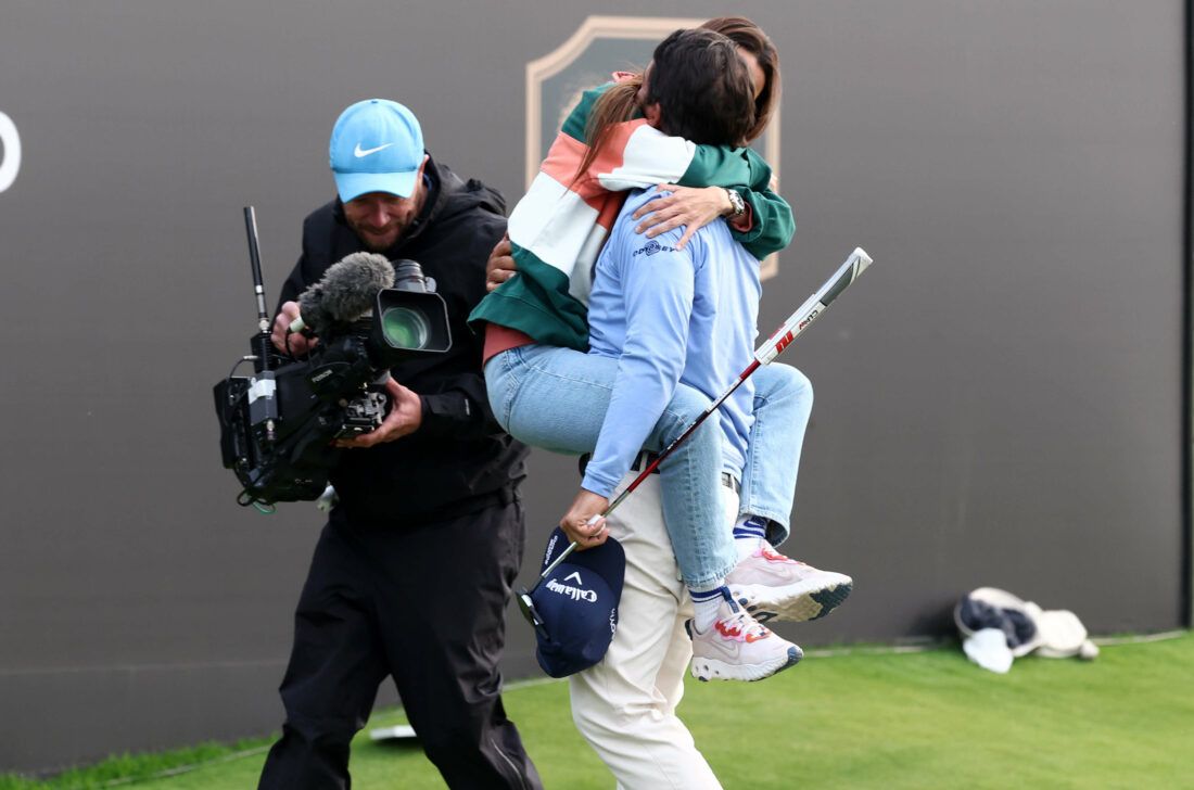INCHEON, SOUTH KOREA - APRIL 30: Pablo Larrazabal of Spain celebrates with his girlfriend Adriana Lamelas after winning the tournament on the 18th green on Day Four of the Korea Championship Presented by Genesis at Jack Nicklaus GC Korea on April 30, 2023 in South Korea. (Photo by Chung Sung-Jun/Getty Images) tour news