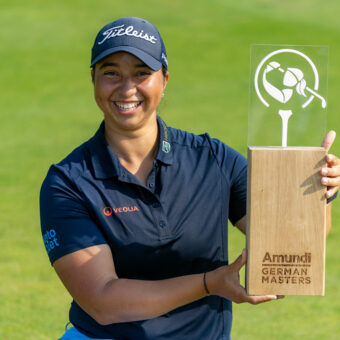 18/06/2023. Ladies European Tour 2023. Amundi German Masters, Golf & Country Club Seddiner See, Berlin, Germany . 15-18 June. Kristyna Napoleaova of the Czech Republic with her trophy. Credit: Tristan Jones/ LET