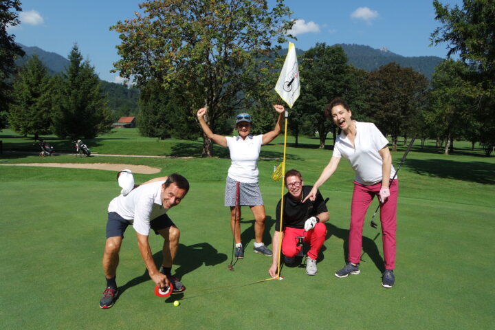 Happy Golf-Life – beste Stimmung bei den golfenden Ehepaaren im GC Garmisch-Partenkirchen.