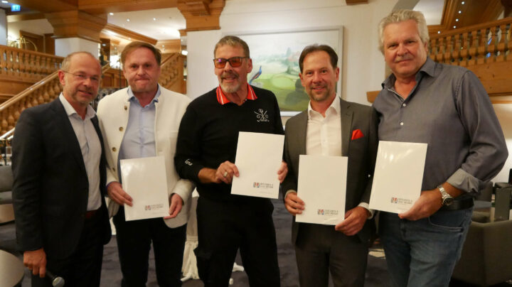 Team Gute Freunde: Dietmar Ertl, Sascha Hehn, Alex Rank und Alfred Sacagi (v.l.) mit Geschäftsführer Andreas Gerleigner