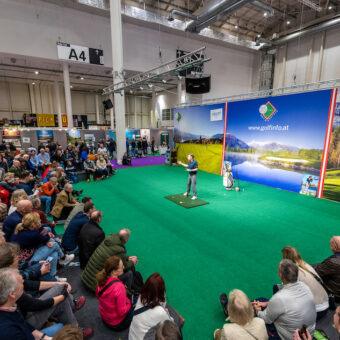 Hanse Golf 2024: mit bekannten Ausstellern, tollen Angeboten, neuestem Equipment und spannenden Vorträgen rund um das Thema Golf. Kommen Sie vorbei zur 21. Hanse Golf vom 16. bis 18. Februar in den Messehallen Hamburg Halle 4. (Foto: Thomas Panzau)