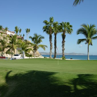 Der Ocean Course des Palmilla Golf Club führt mit der 3. Bahn an den tiefblauen Golf von Kalifornien hinunter. (Test