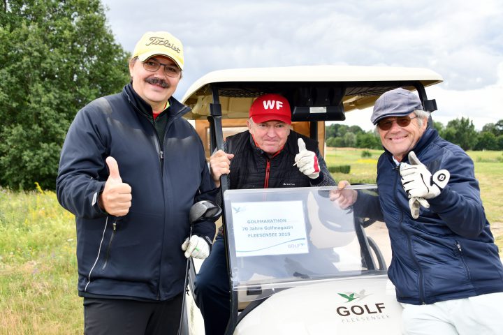 Daumen hoch. Carsten-Ulf Jaenicke, Wolfram Friedersdorff und Rainer Höfig würden irgendwann glatt noch mal 70 Löcher spielen. (Foto: Elke A. Jung-Wolff)