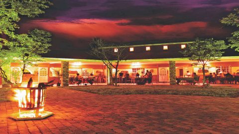 Golf & Sightseeing in Namibia: Damara Mopane Lodge