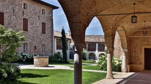 Chervo Golf: Impression aus dem Innenhof